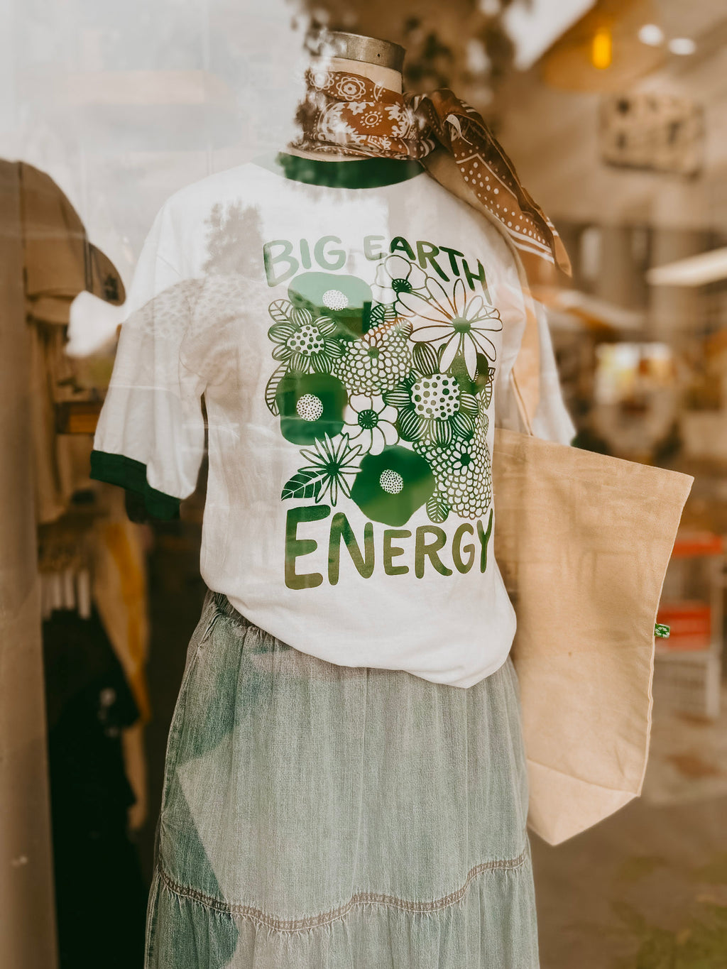 Big Earth Energy - T-Shirt