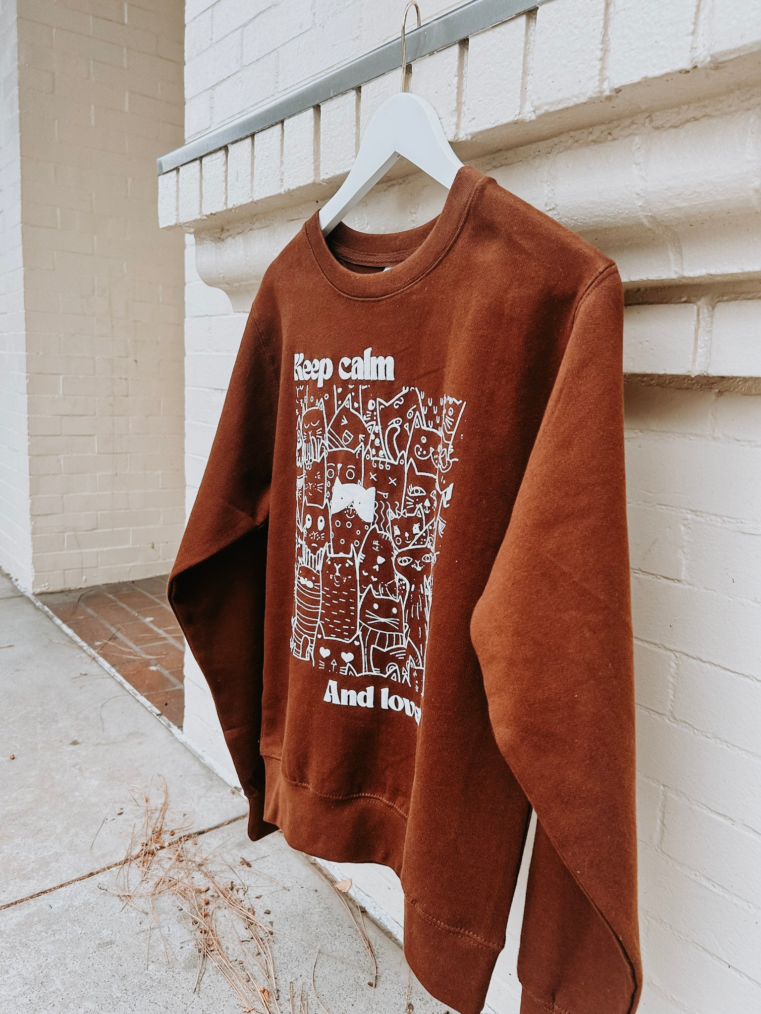 Keep Calm and Love Cats - Sweatshirt
