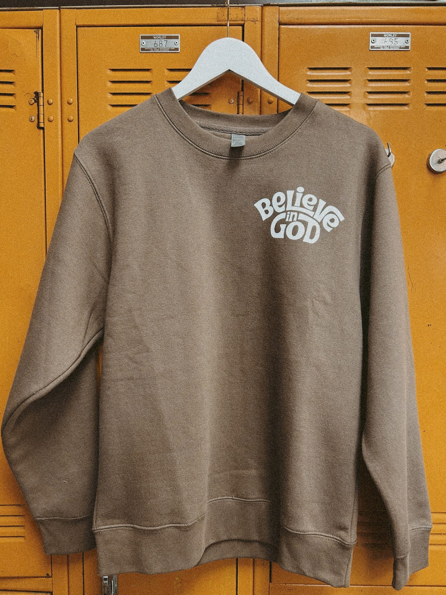 Believe in God – Brown sweatshirt