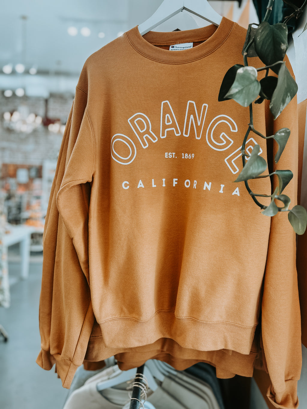 ORANGE, CALIFORNIA – Sweatshirt