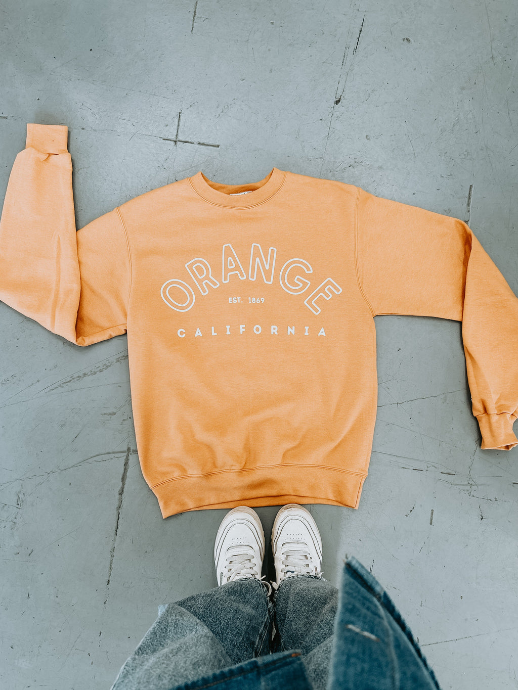 ORANGE, CALIFORNIA – Sweatshirt