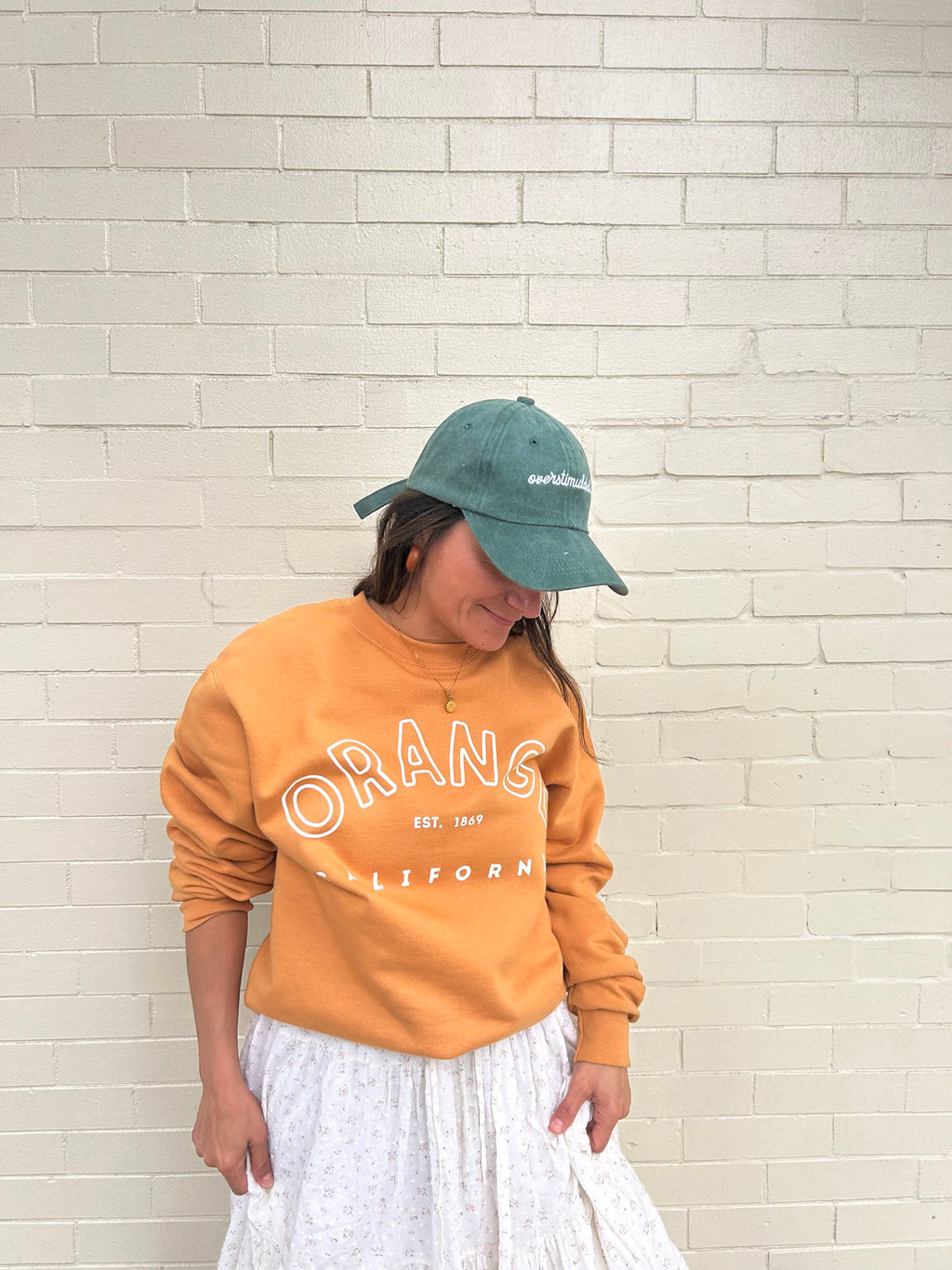 ORANGE, CALIFORNIA – Sweatshirt