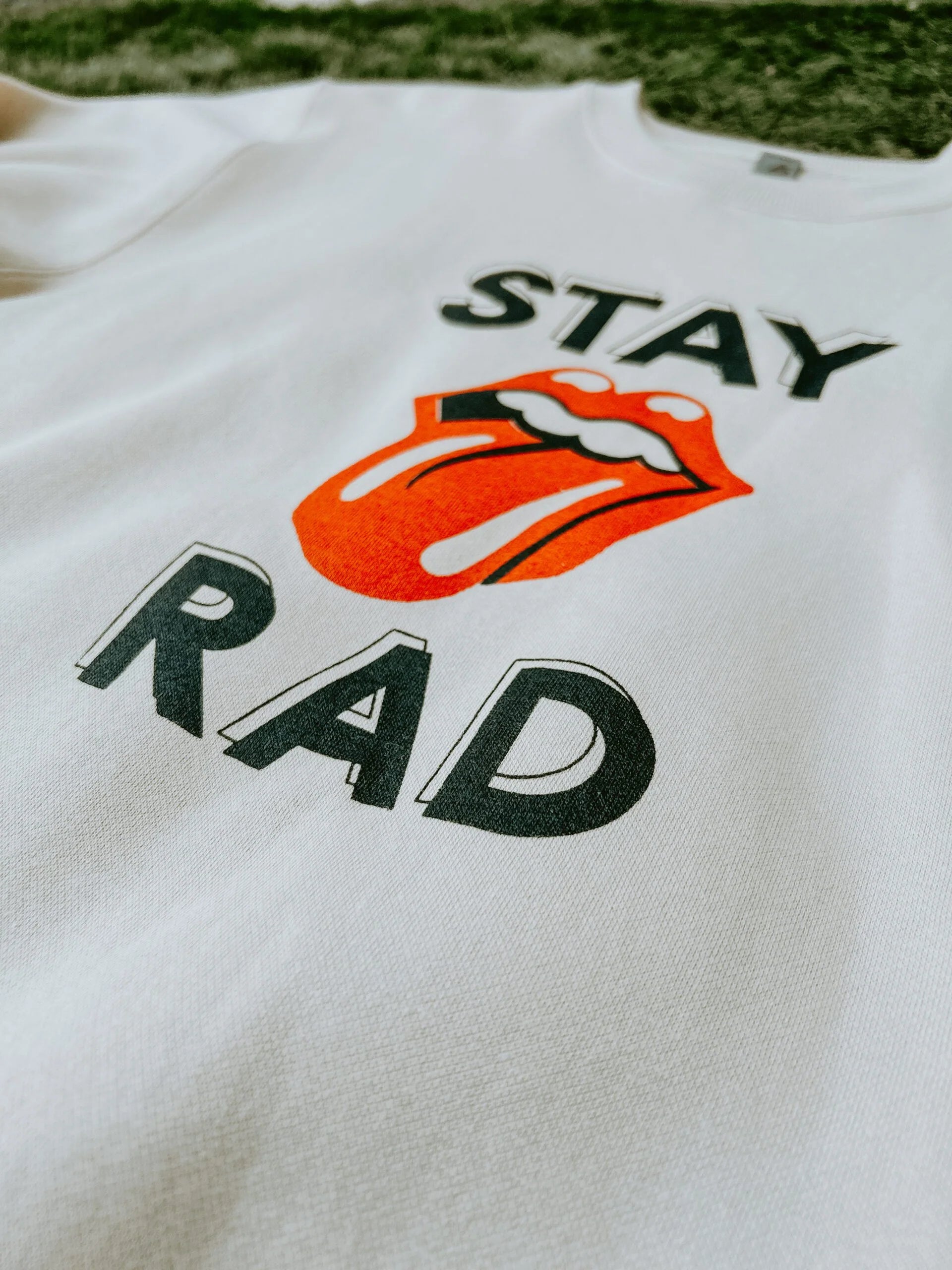 STAY RAD – Cream sweatshirt