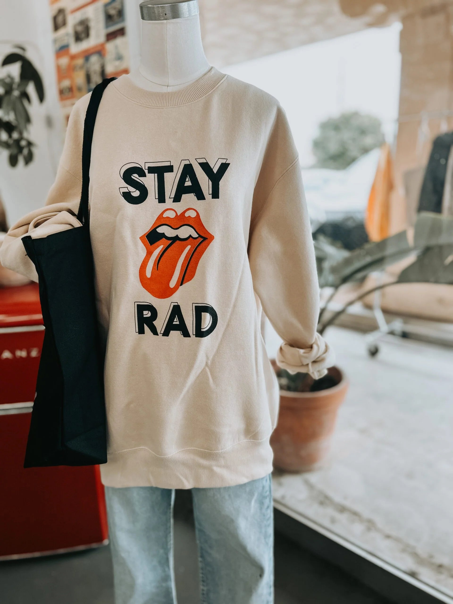 STAY RAD – Cream sweatshirt